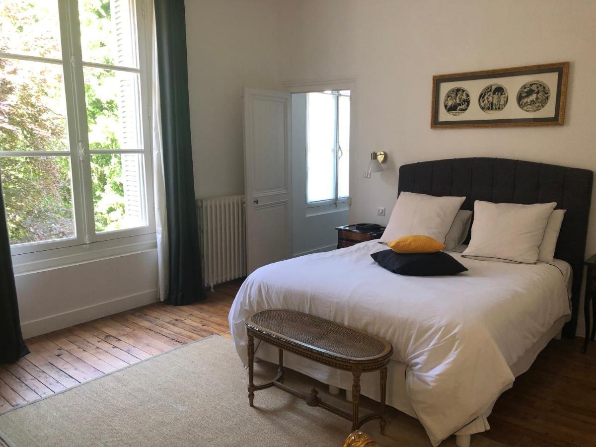 Bed and Breakfast La Grande Carrée Saint-Cyr-sur-Loire Habitación foto