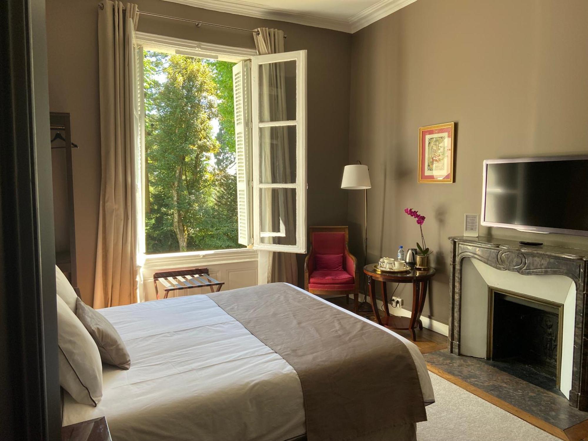 Bed and Breakfast La Grande Carrée Saint-Cyr-sur-Loire Habitación foto