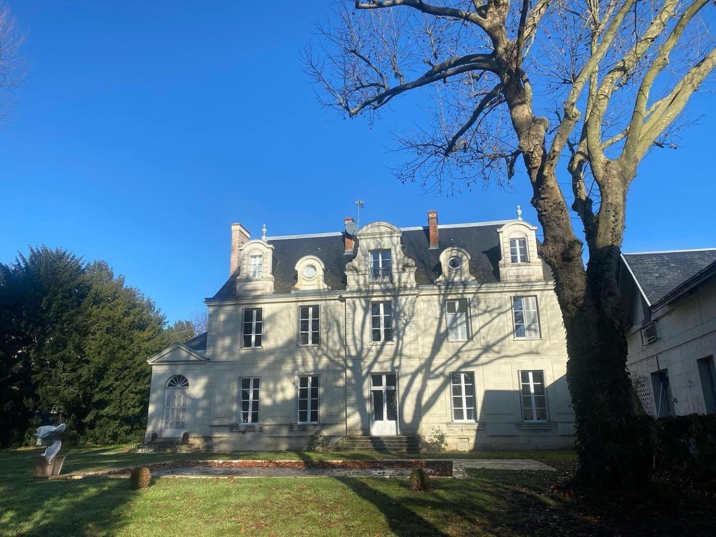 Bed and Breakfast La Grande Carrée Saint-Cyr-sur-Loire Exterior foto